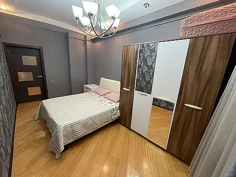 Kirayə verilir 3 otaqlı mənzil 120 m²