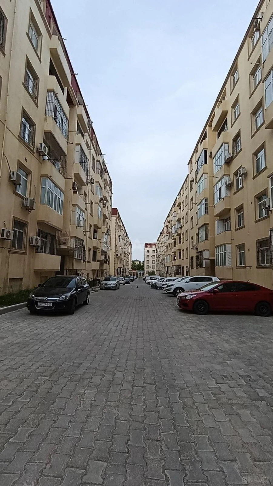 Satılır 3 otaqlı mənzil 82 m²