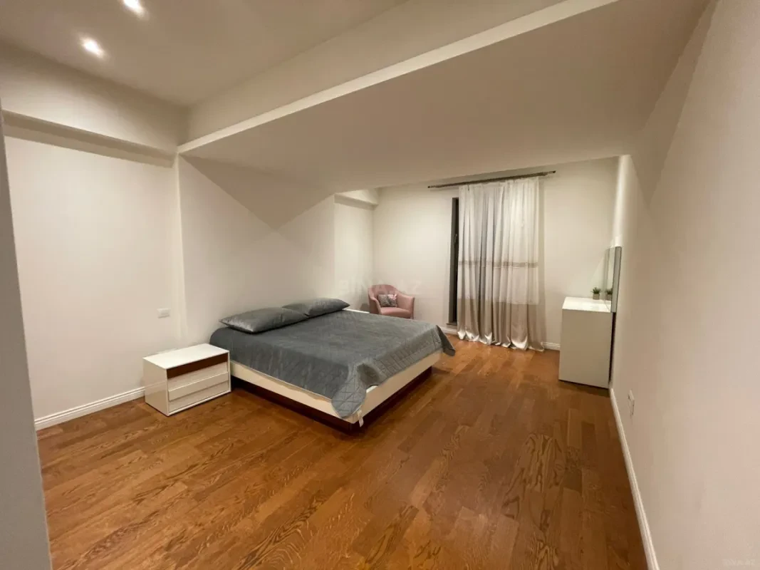 Kirayə verilir 4 otaqlı mənzil 190 m²