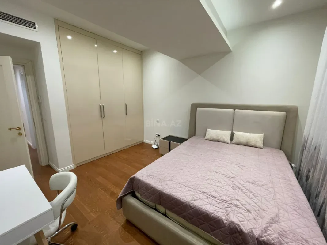 Kirayə verilir 4 otaqlı mənzil 190 m²