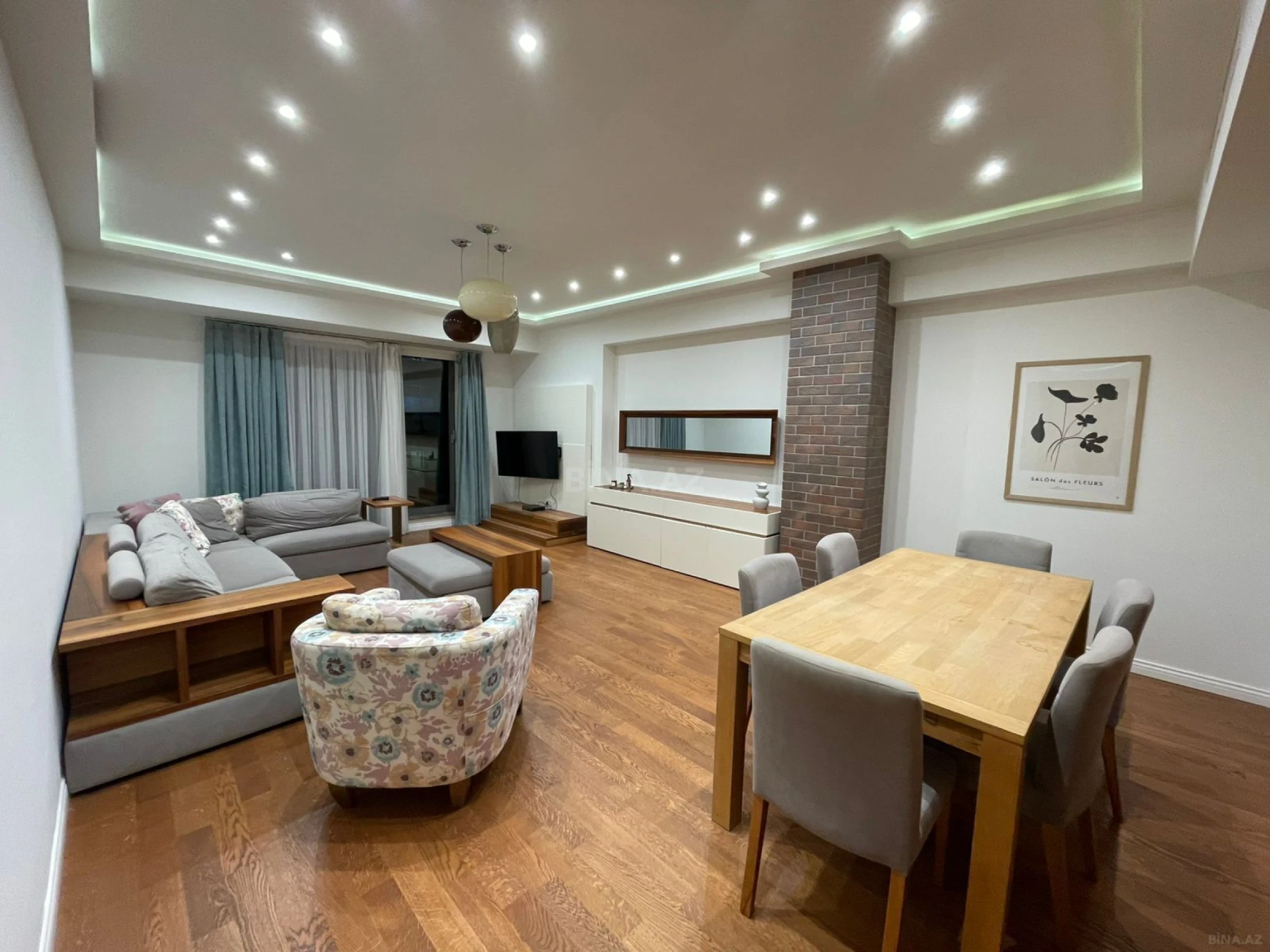 Kirayə verilir 4 otaqlı mənzil 190 m²
