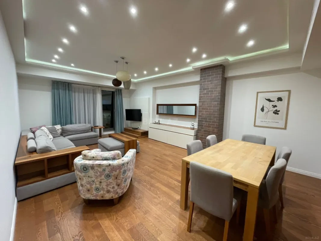 Kirayə verilir 4 otaqlı mənzil 190 m²