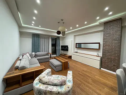 Kirayə verilir 4 otaqlı mənzil 190 m²