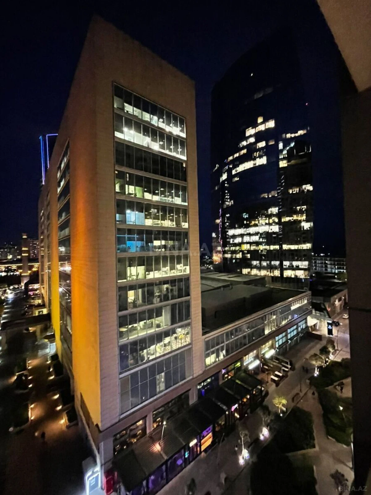 Kirayə verilir 4 otaqlı mənzil 190 m²