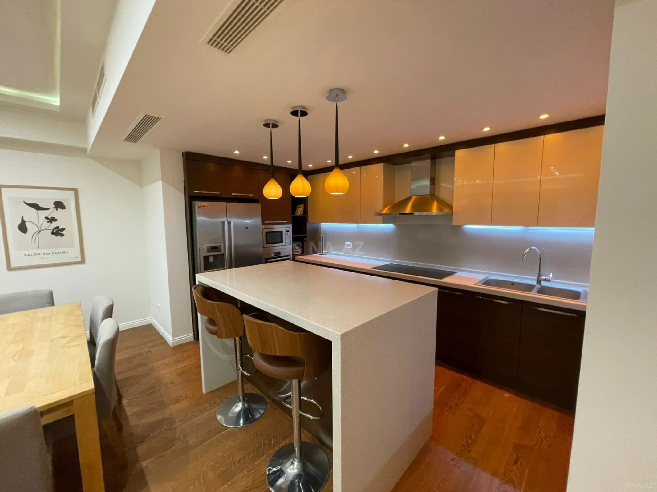 Kirayə verilir 4 otaqlı mənzil 190 m²