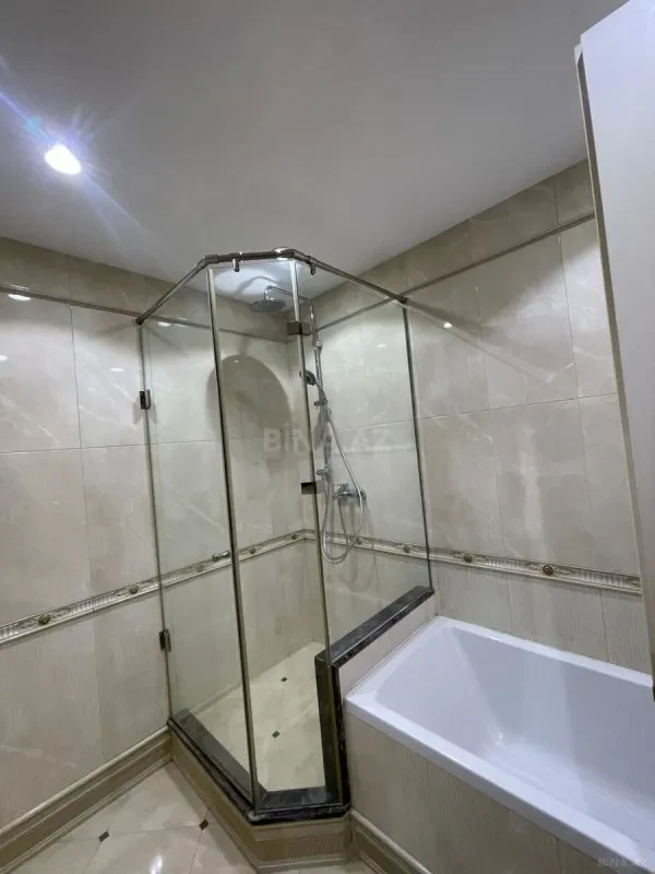 Kirayə verilir 4 otaqlı mənzil 190 m²