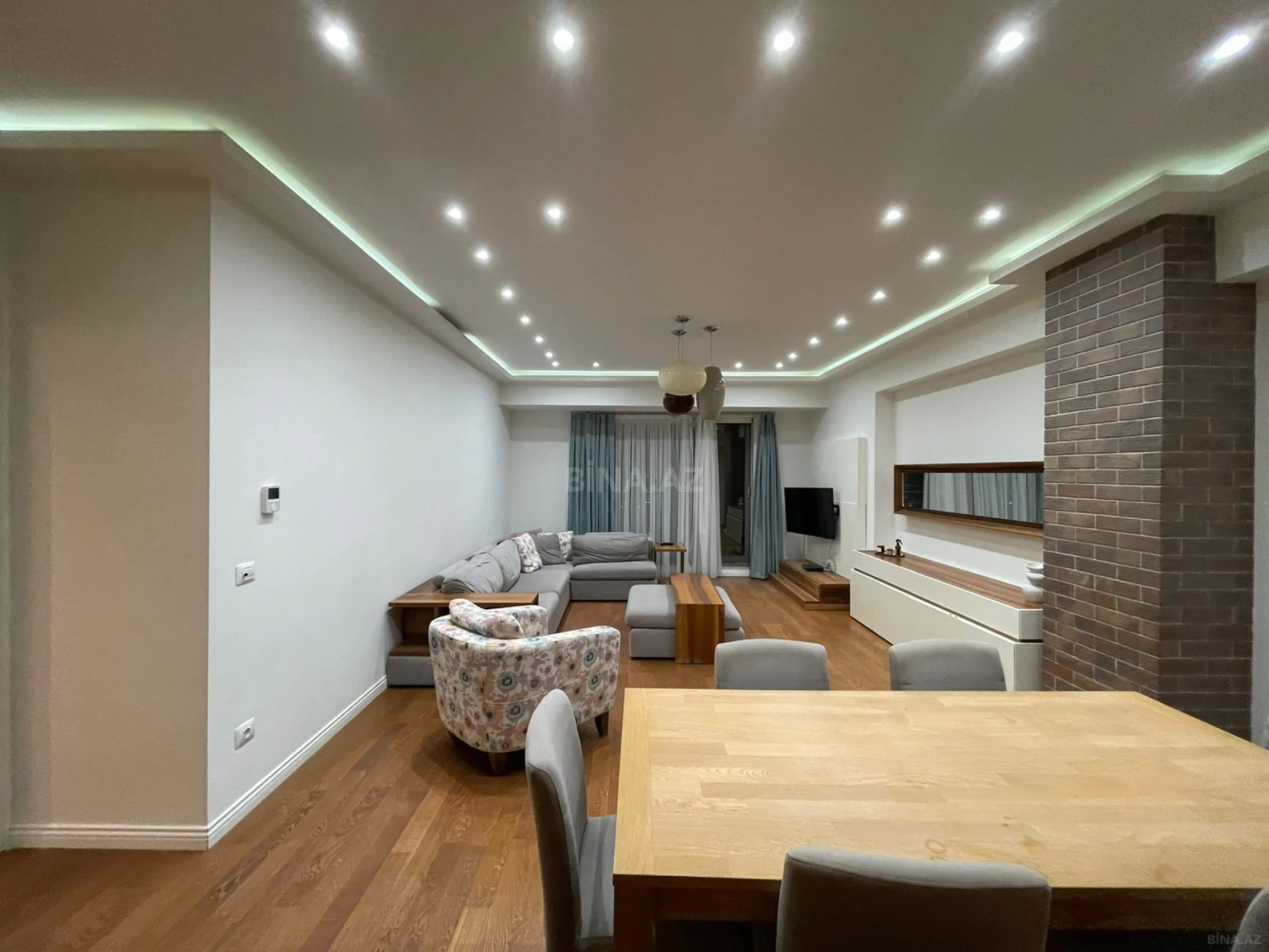 Kirayə verilir 4 otaqlı mənzil 190 m²
