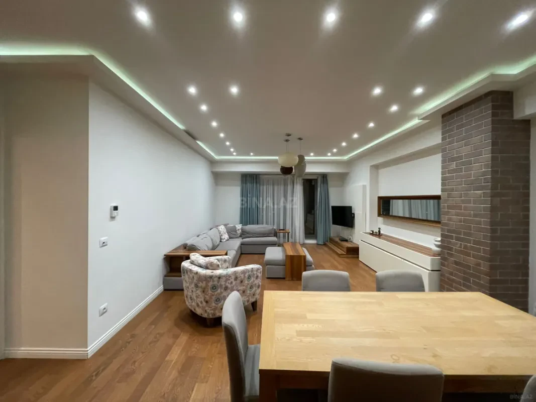 Kirayə verilir 4 otaqlı mənzil 190 m²