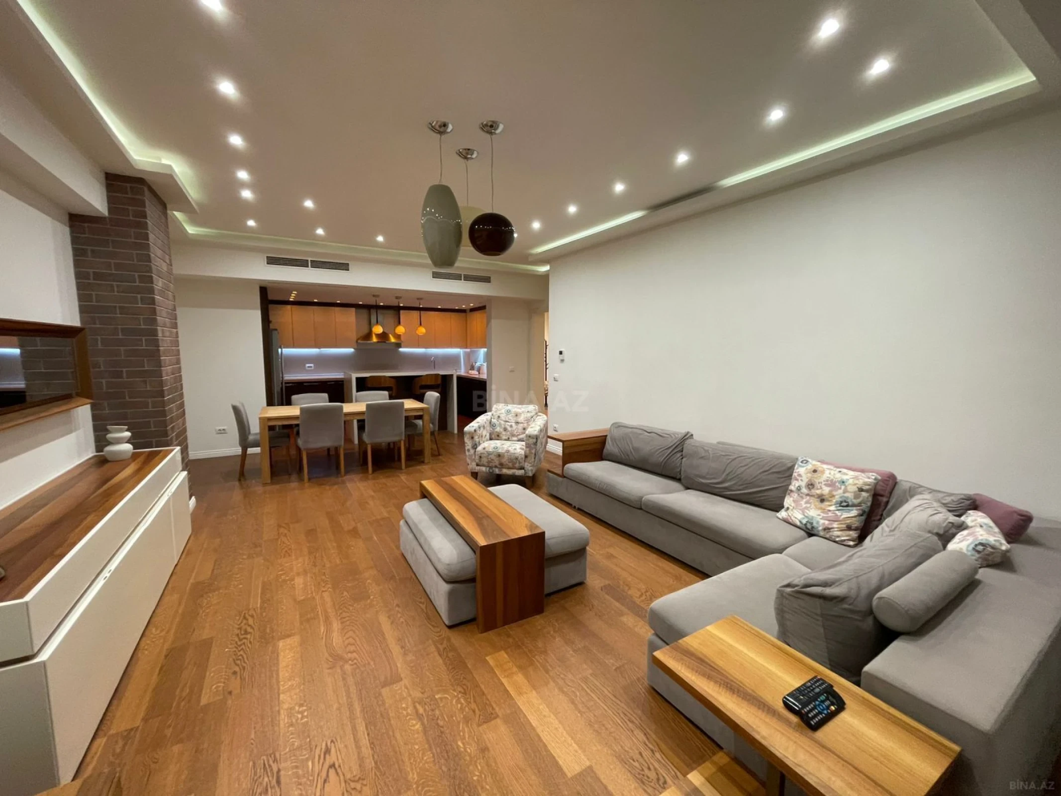 Kirayə verilir 4 otaqlı mənzil 190 m²
