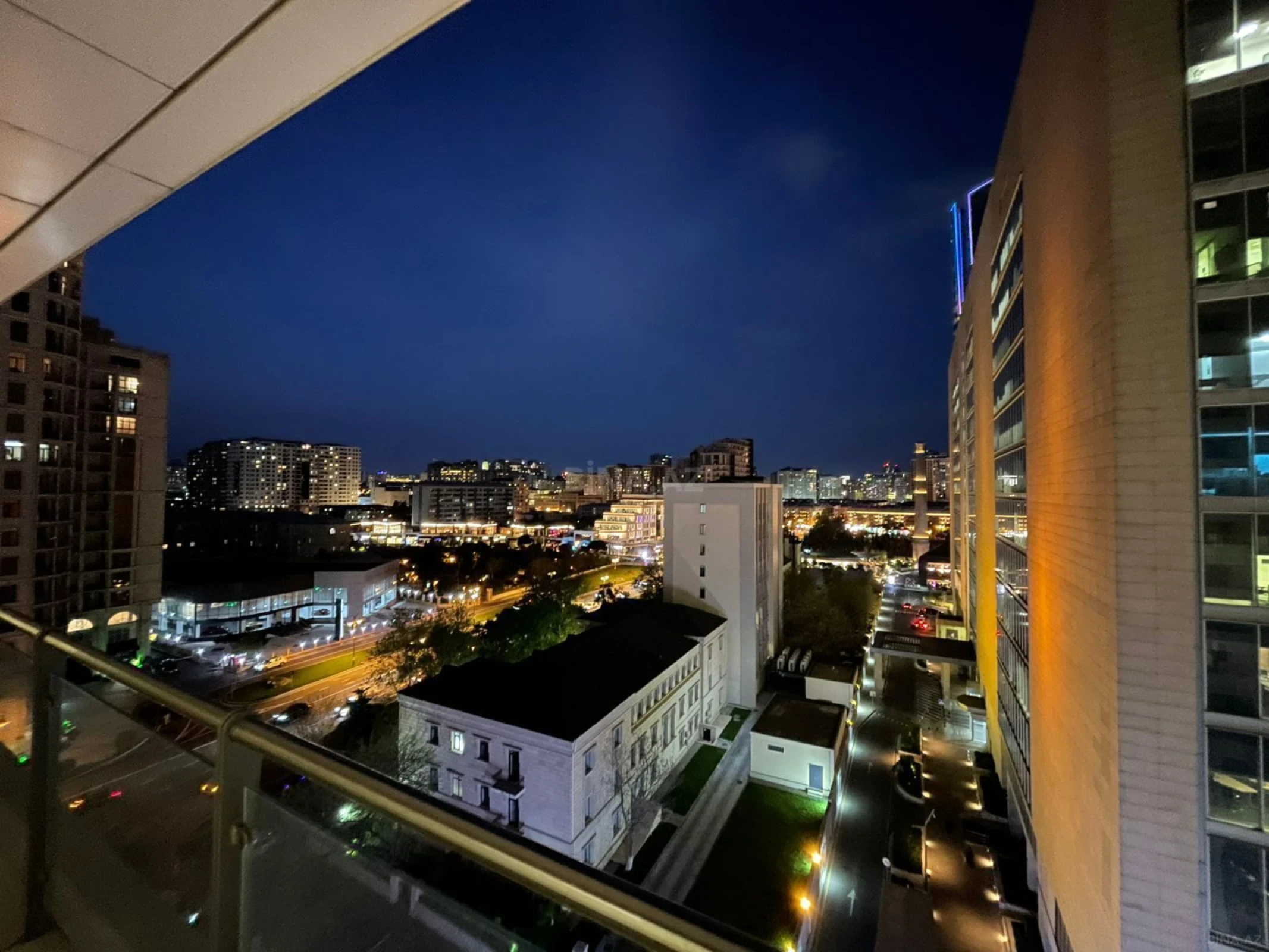 Kirayə verilir 4 otaqlı mənzil 190 m²