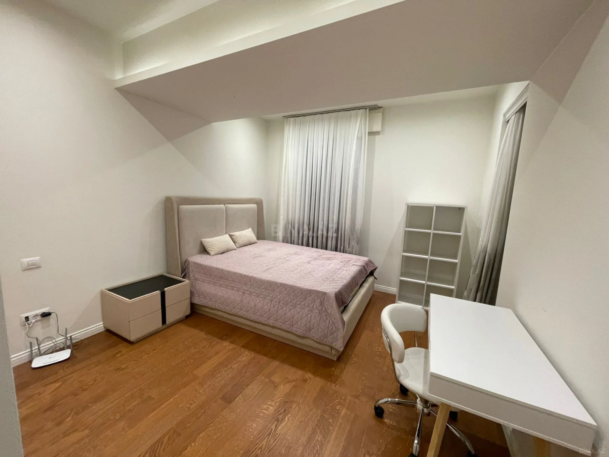 Kirayə verilir 4 otaqlı mənzil 190 m²