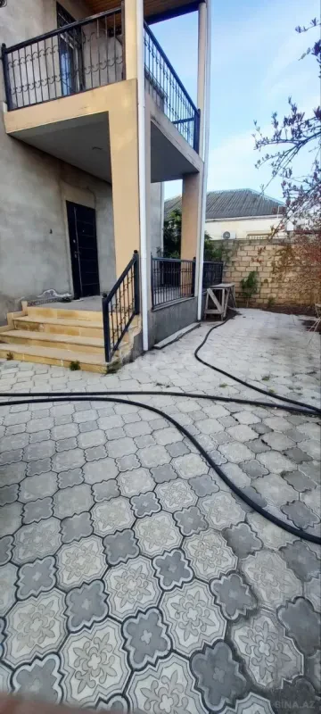 Satılır 4 otaqlı həyət evi 190 m²
