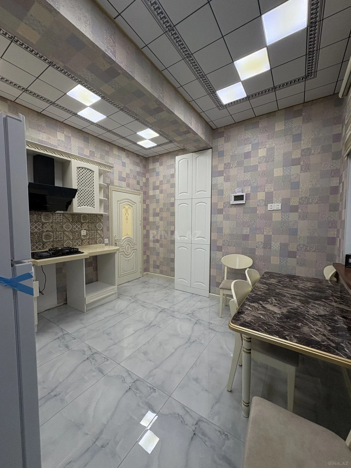 Kirayə verilir 3 otaqlı mənzil 119.5 m²