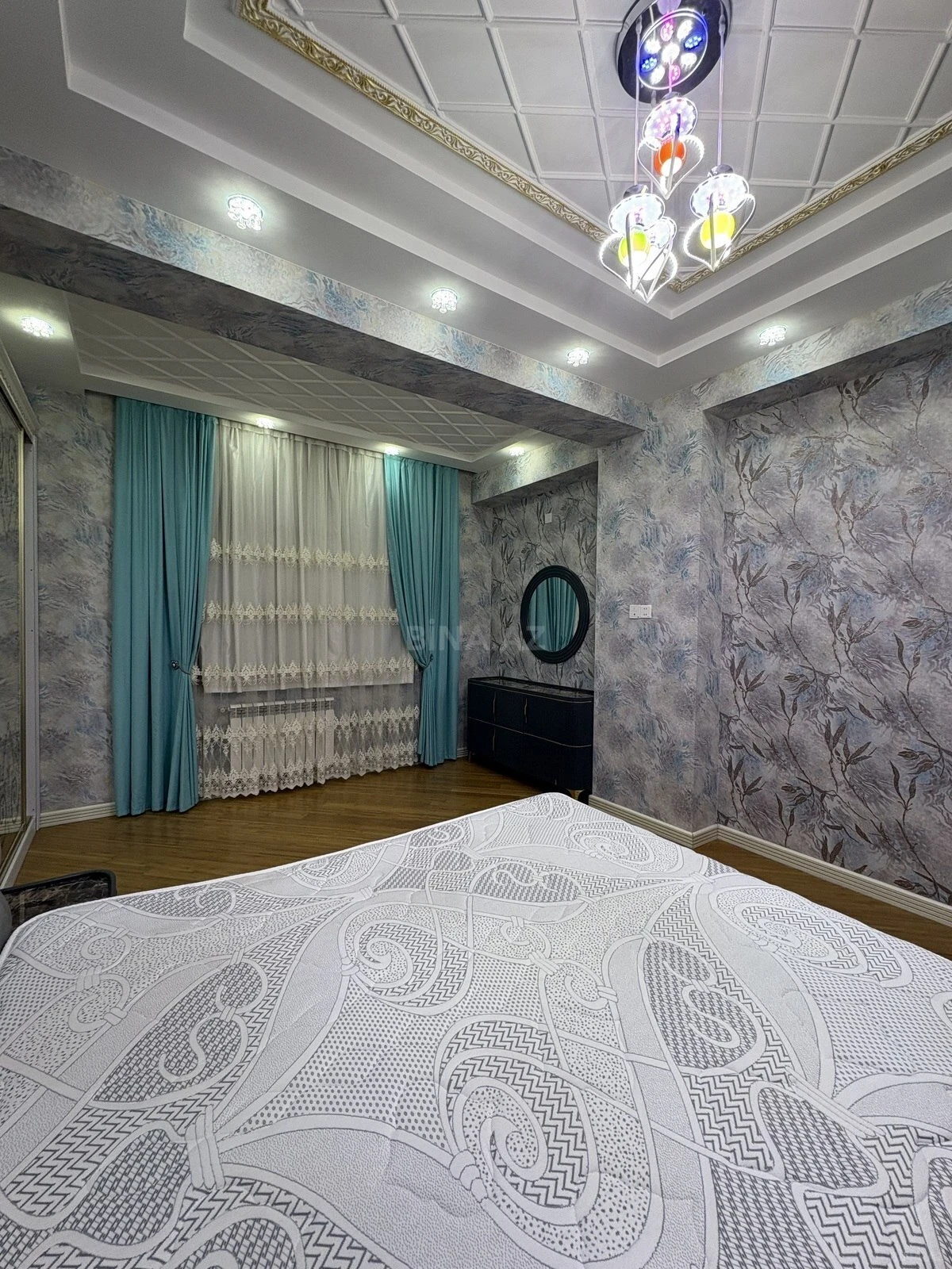 Kirayə verilir 3 otaqlı mənzil 119.5 m²