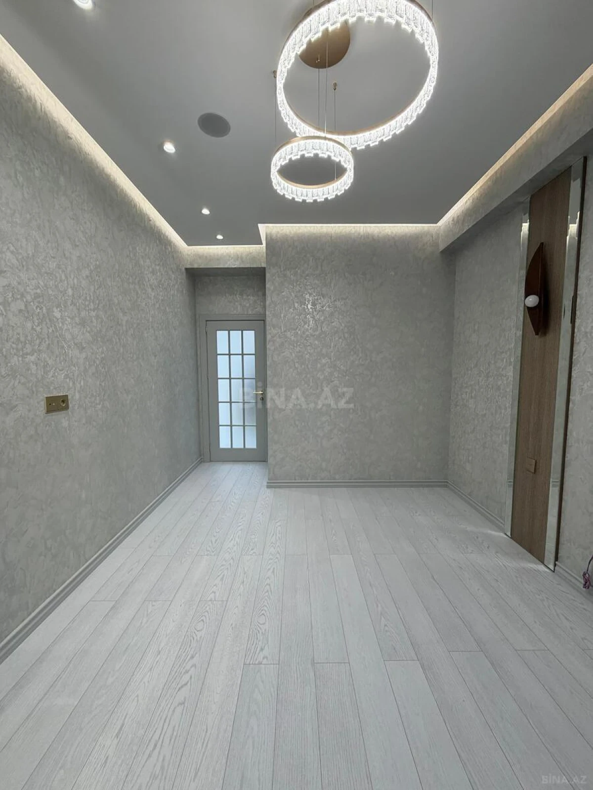 Satılır 2 otaqlı mənzil 55 m²