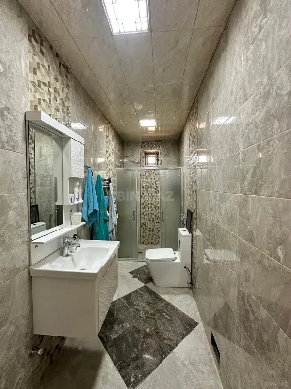 Satılır 10 otaqlı həyət evi 161.2 m²