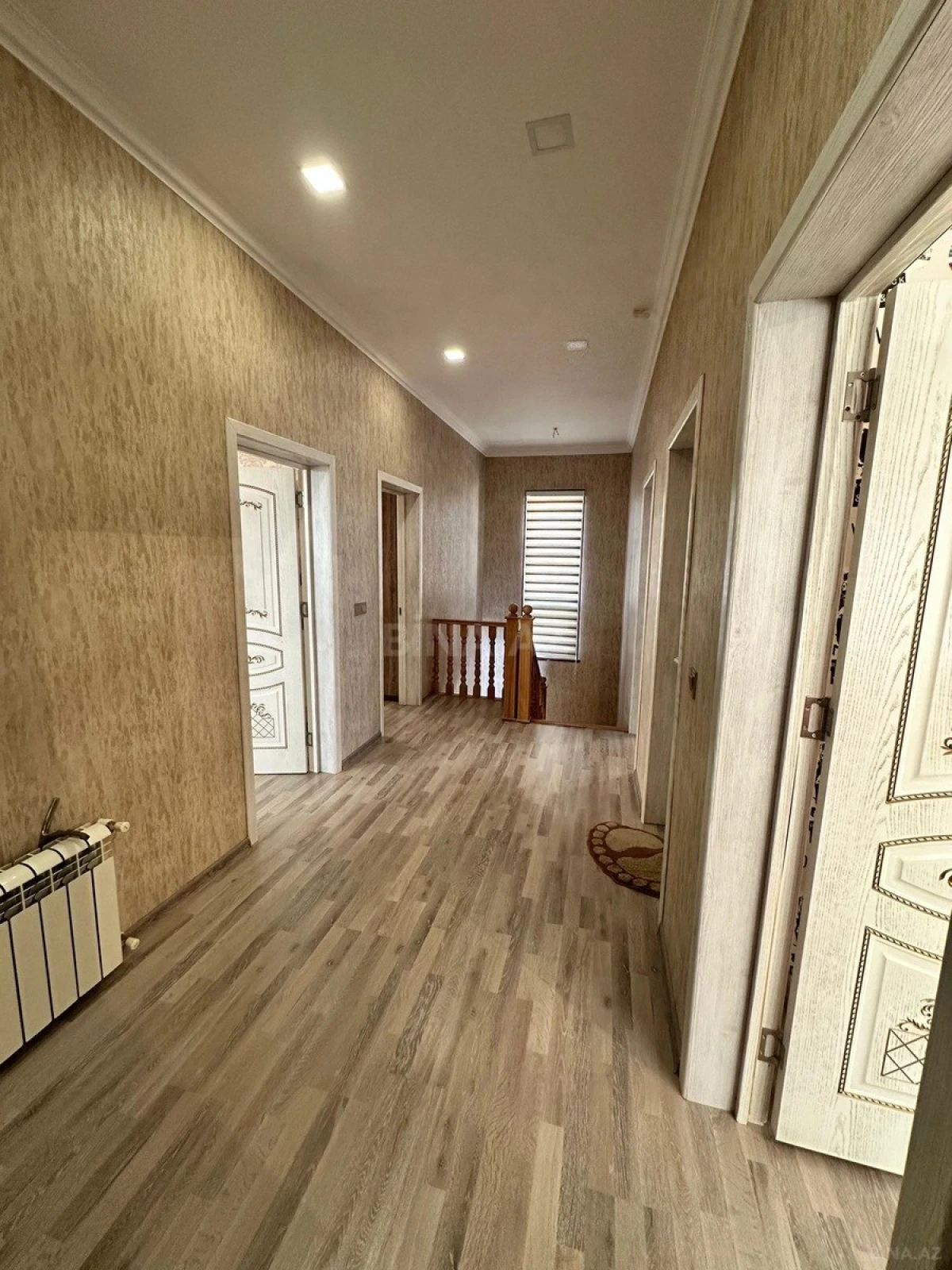 Satılır 10 otaqlı həyət evi 161.2 m²