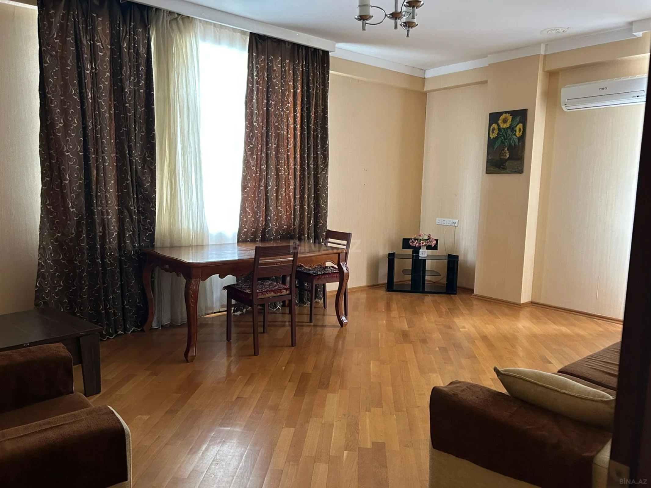 Kirayə verilir 2 otaqlı mənzil 96 m²