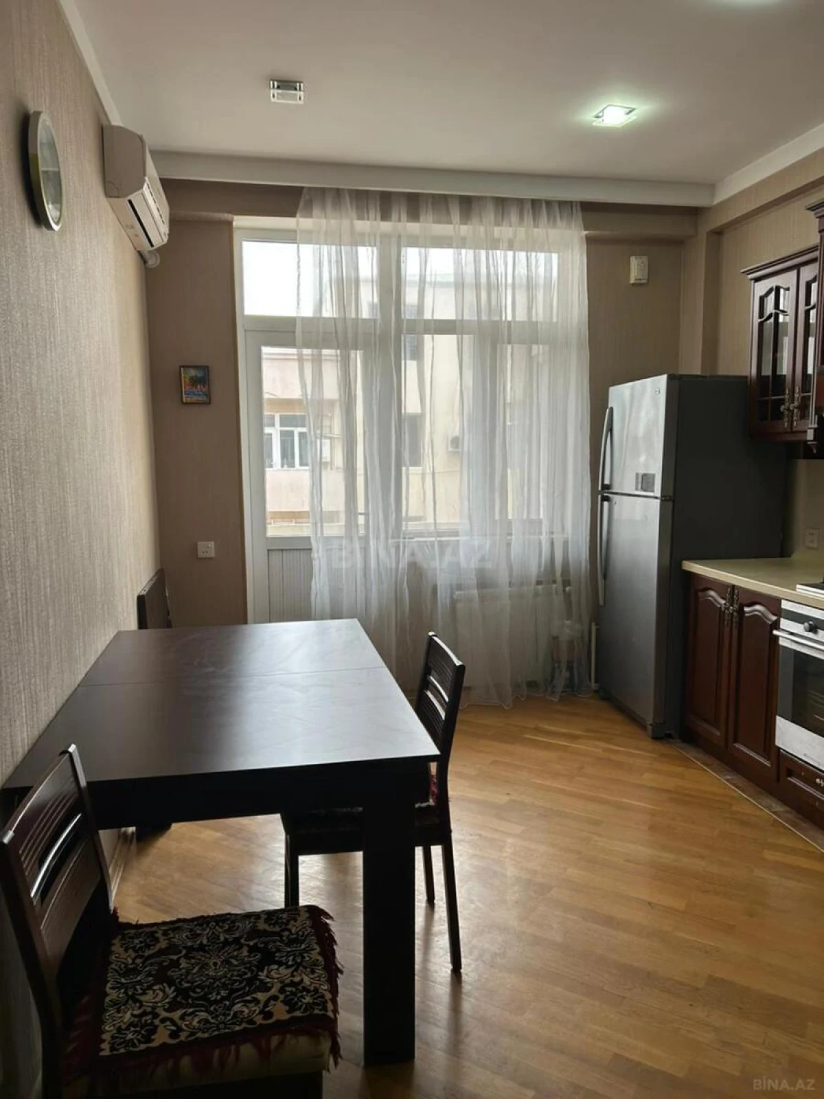 Kirayə verilir 2 otaqlı mənzil 96 m²