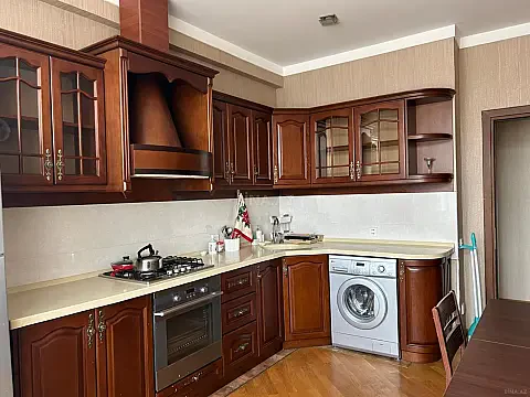 Kirayə verilir 2 otaqlı mənzil 96 m² — Bakı, İnşaatçılar 2 otaq 96.00 m²