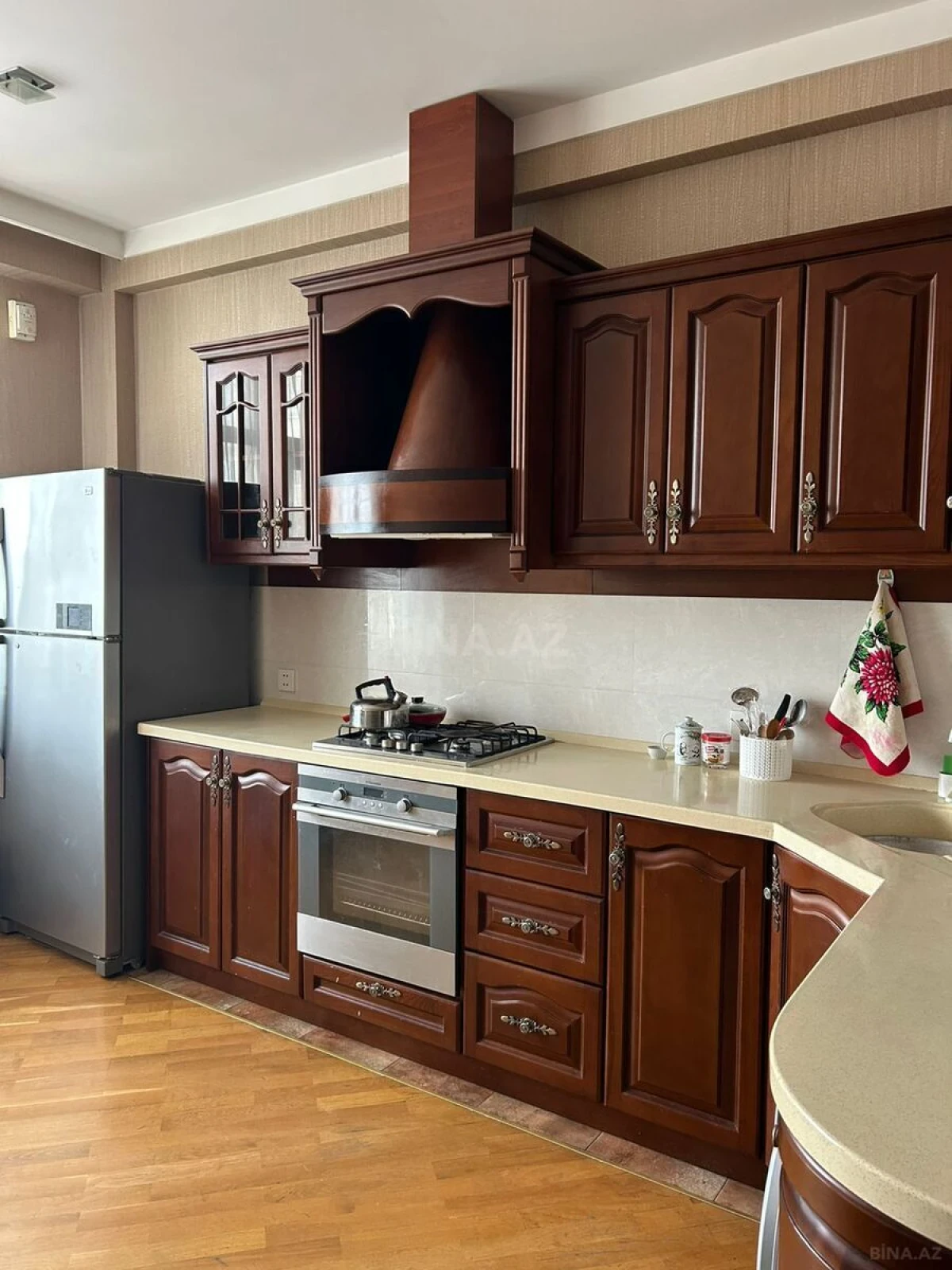 Kirayə verilir 2 otaqlı mənzil 96 m²