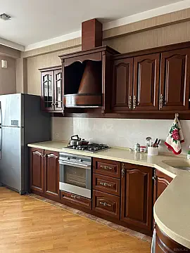 Kirayə verilir 2 otaqlı mənzil 96 m²