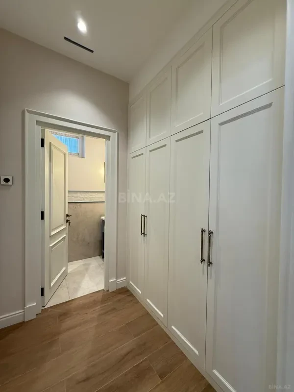 Satılır 4 otaqlı həyət evi 263 m²