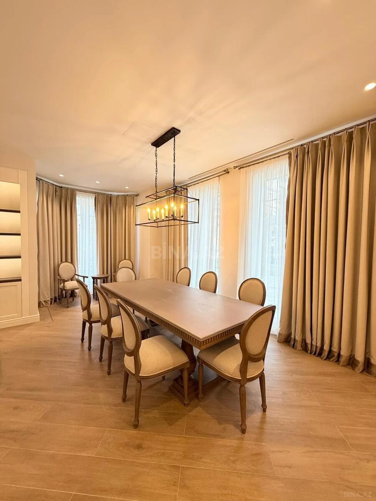 Satılır 4 otaqlı həyət evi 263 m²