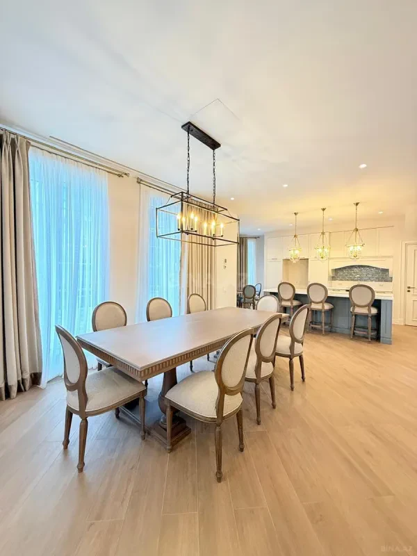 Satılır 4 otaqlı həyət evi 263 m²
