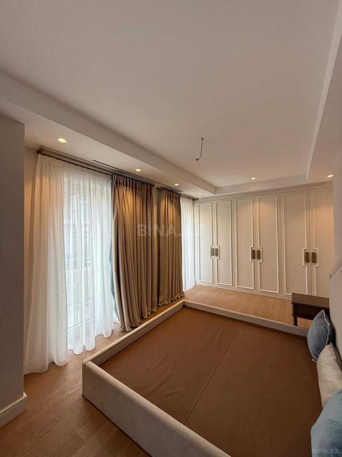 Satılır 4 otaqlı həyət evi 263 m²