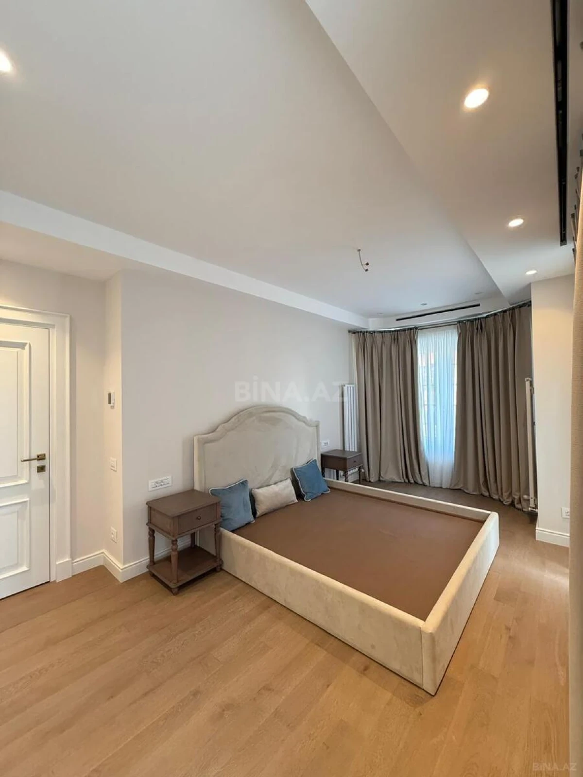 Satılır 4 otaqlı həyət evi 263 m²