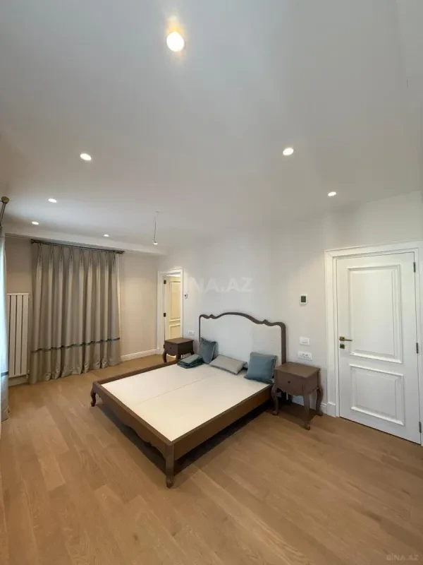 Satılır 4 otaqlı həyət evi 263 m²