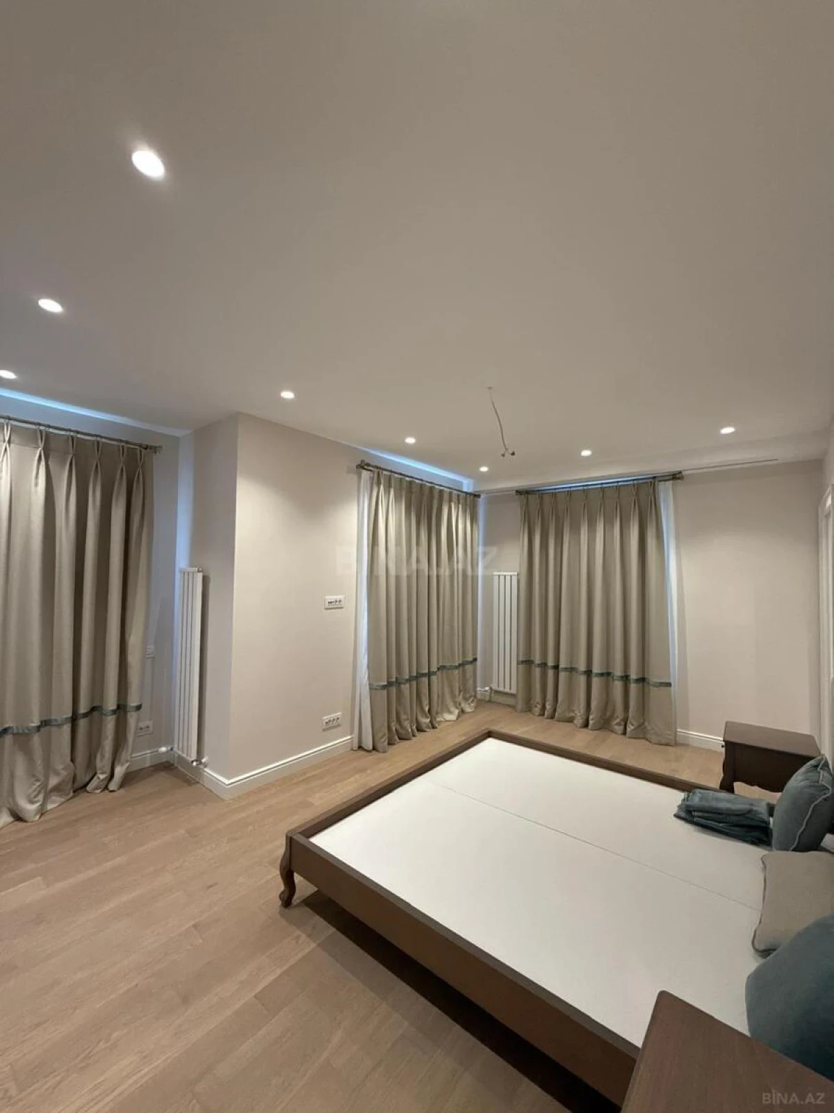 Satılır 4 otaqlı həyət evi 263 m²