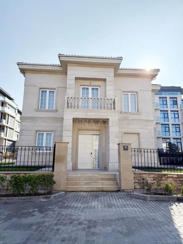 Satılır 4 otaqlı həyət evi 263 m²