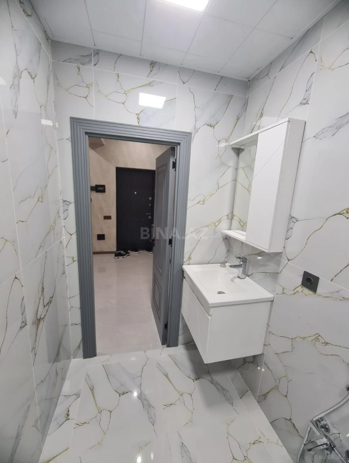 Kirayə verilir 2 otaqlı mənzil 65 m²