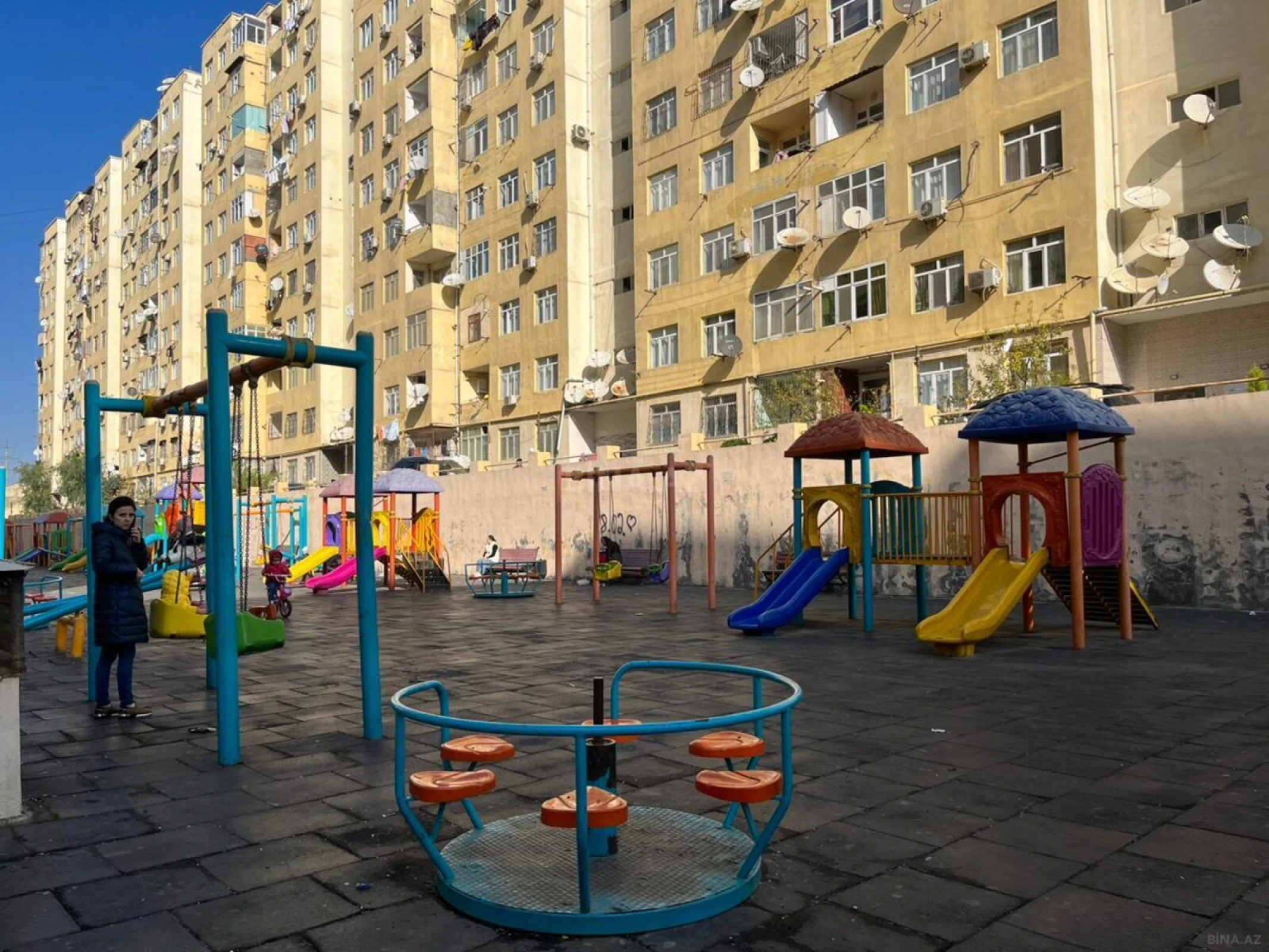 Satılır 2 otaqlı mənzil 45 m²