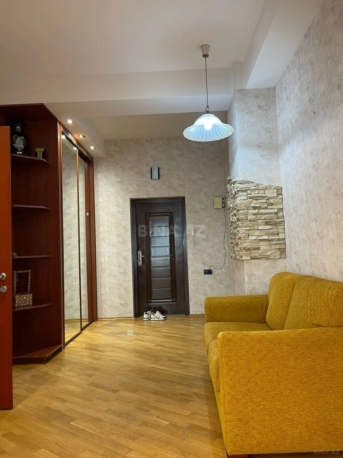 Kirayə verilir 3 otaqlı mənzil 111 m²