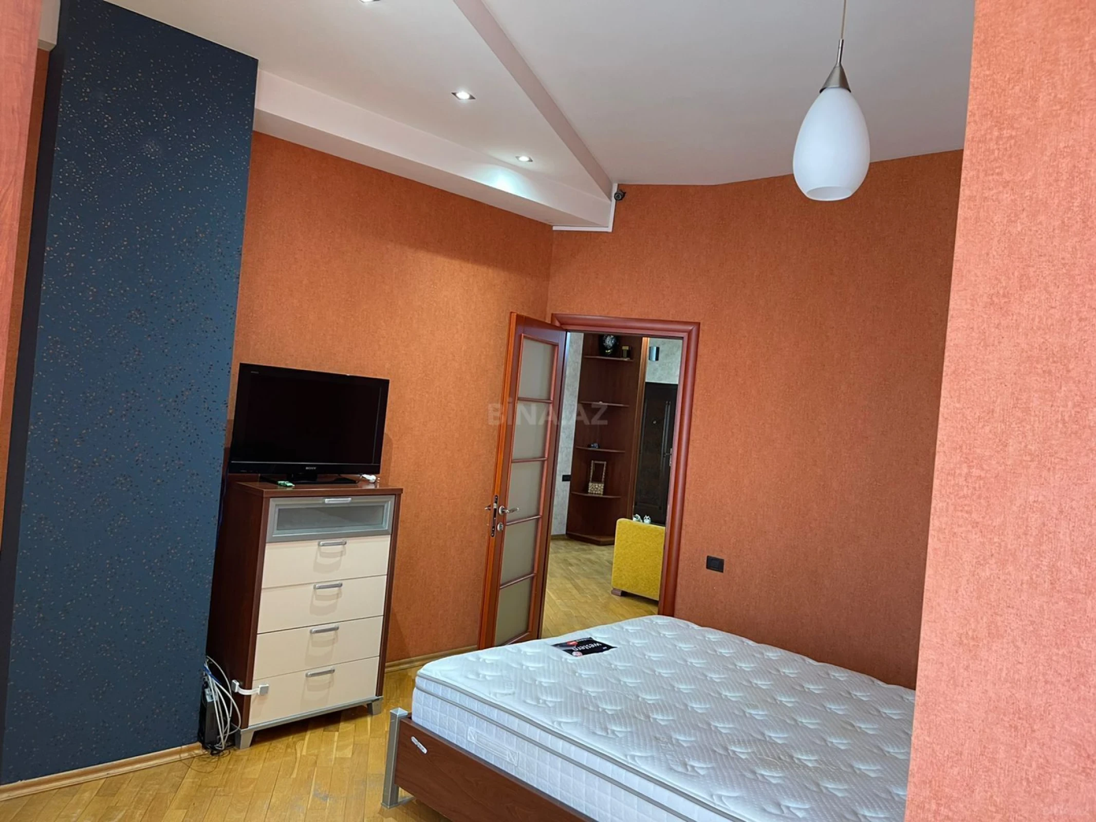 Kirayə verilir 3 otaqlı mənzil 111 m²