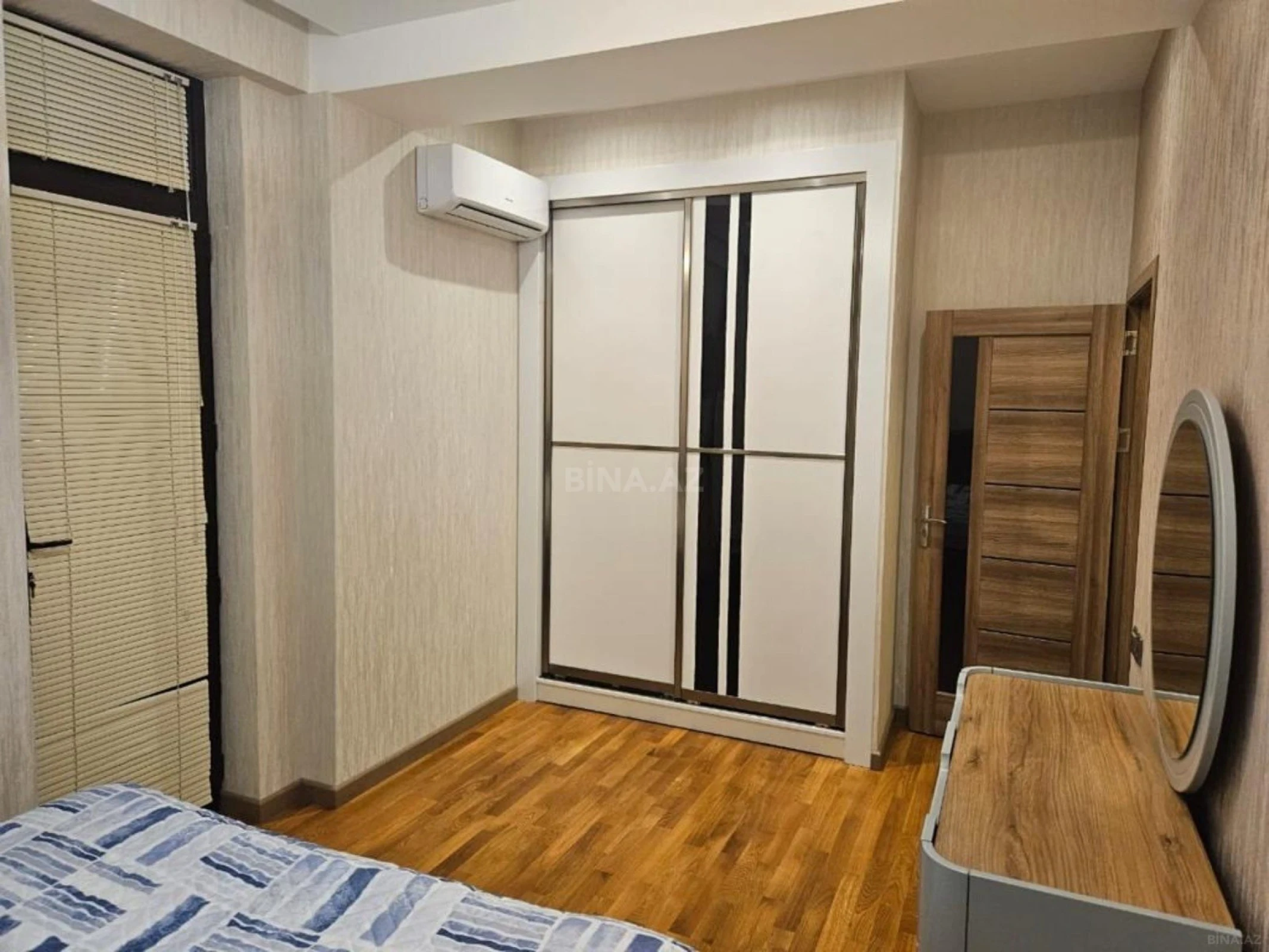 Satılır 3 otaqlı mənzil 112 m²