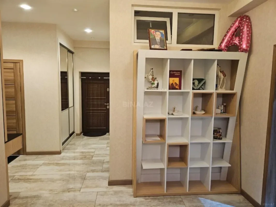 Satılır 3 otaqlı mənzil 112 m²