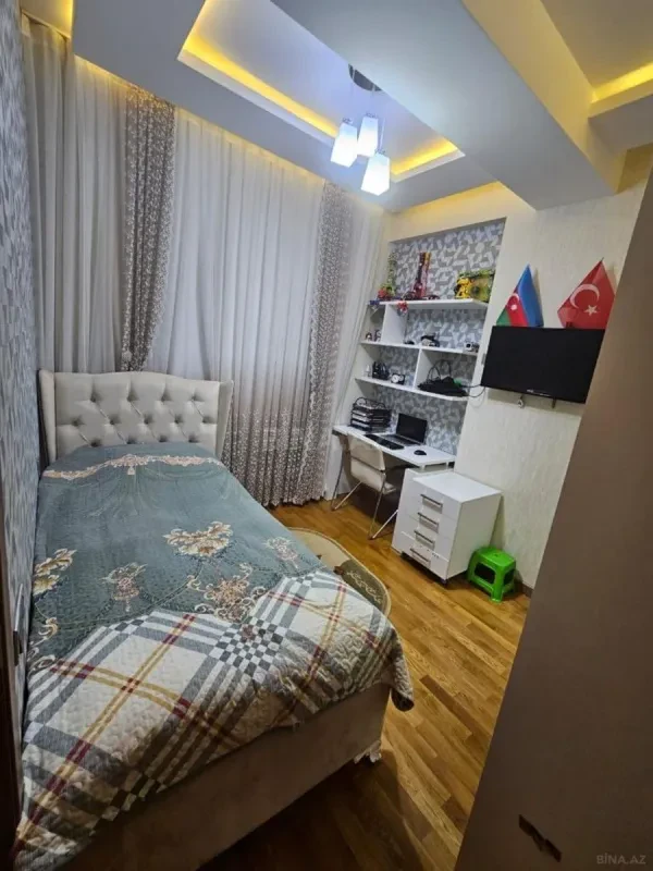 Satılır 3 otaqlı mənzil 112 m²