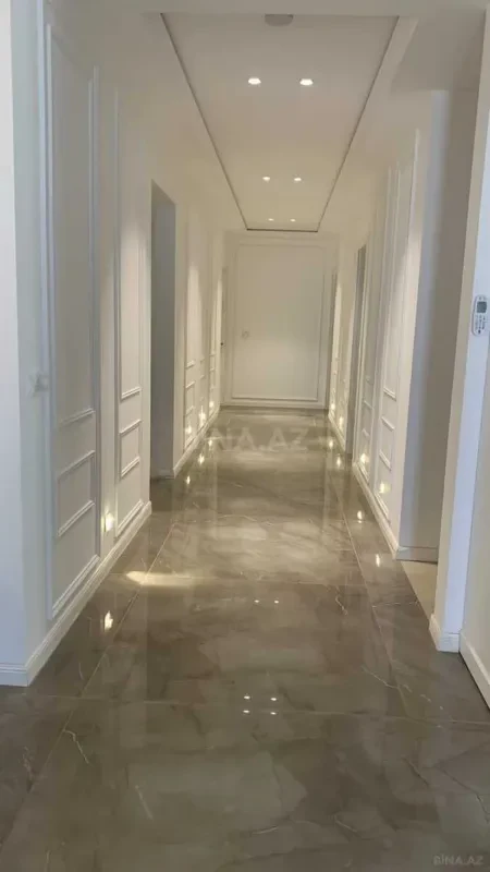 Satılır 2 otaqlı mənzil 70.1 m²