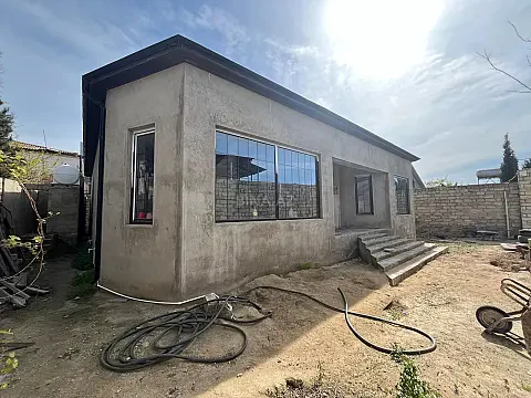 Satılır 6 otaqlı həyət evi 248 m²