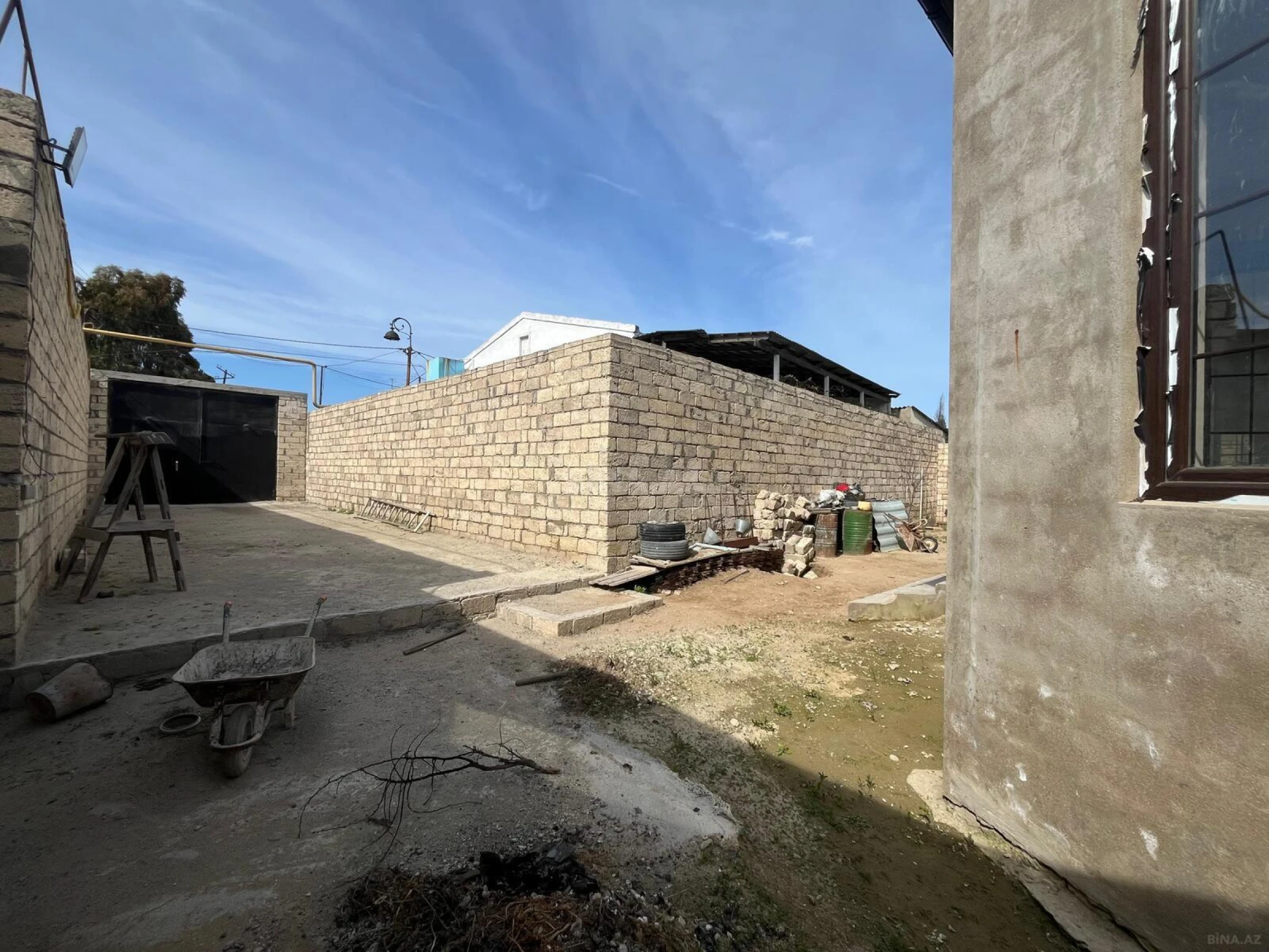 Satılır 6 otaqlı həyət evi 248 m²