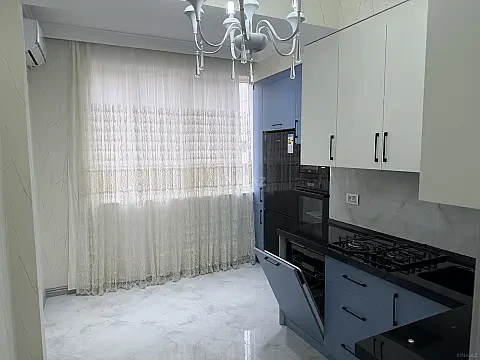 Satılır 3 otaqlı mənzil 102 m²
