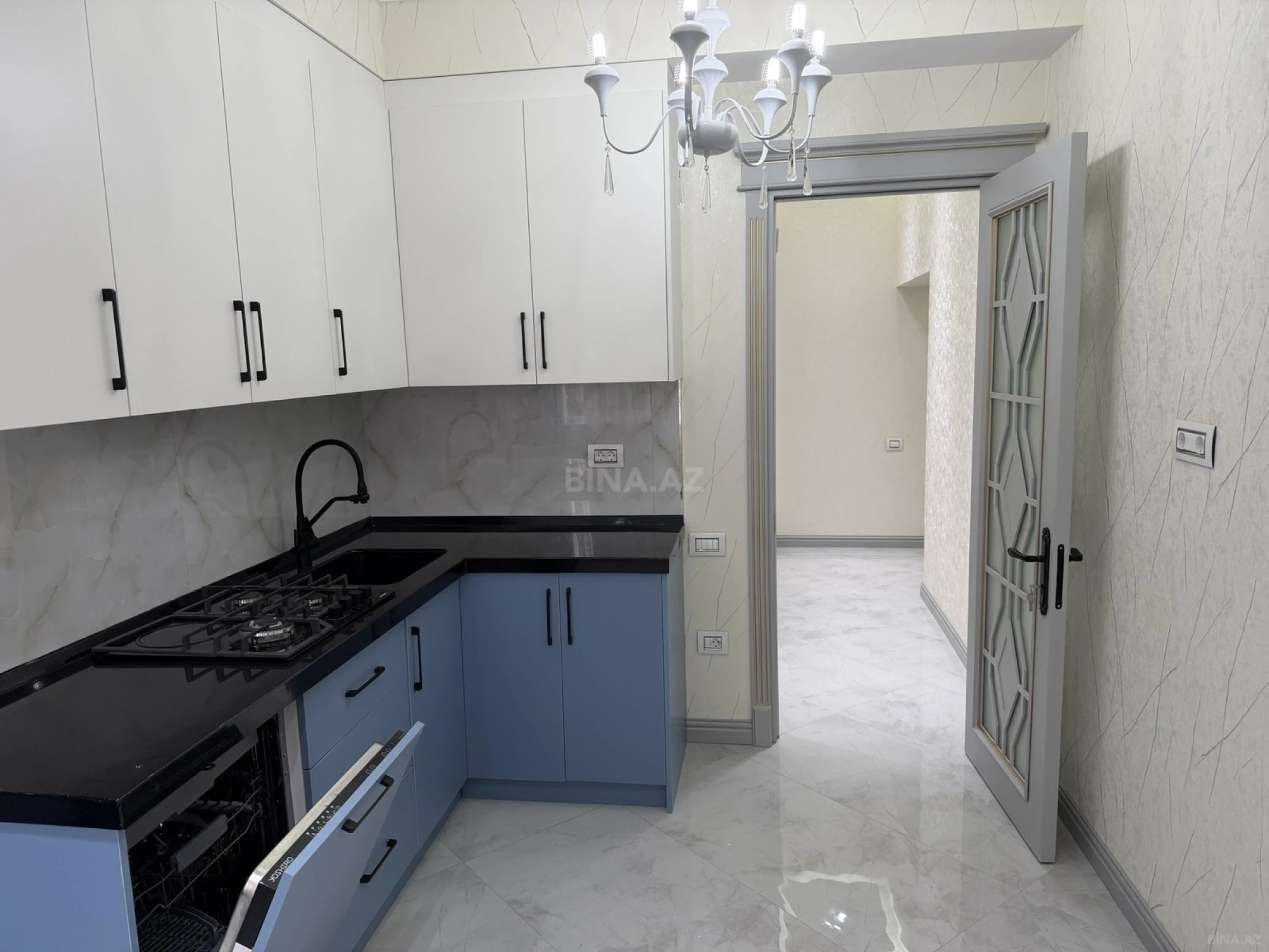 Satılır 3 otaqlı mənzil 102 m²