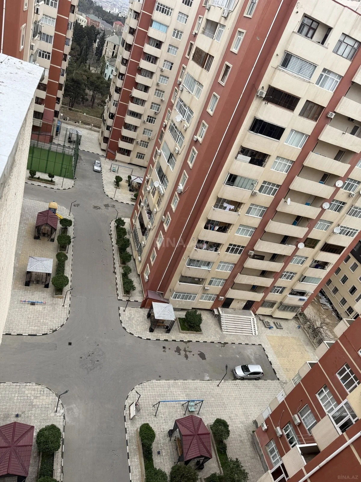 Satılır 3 otaqlı mənzil 102 m²