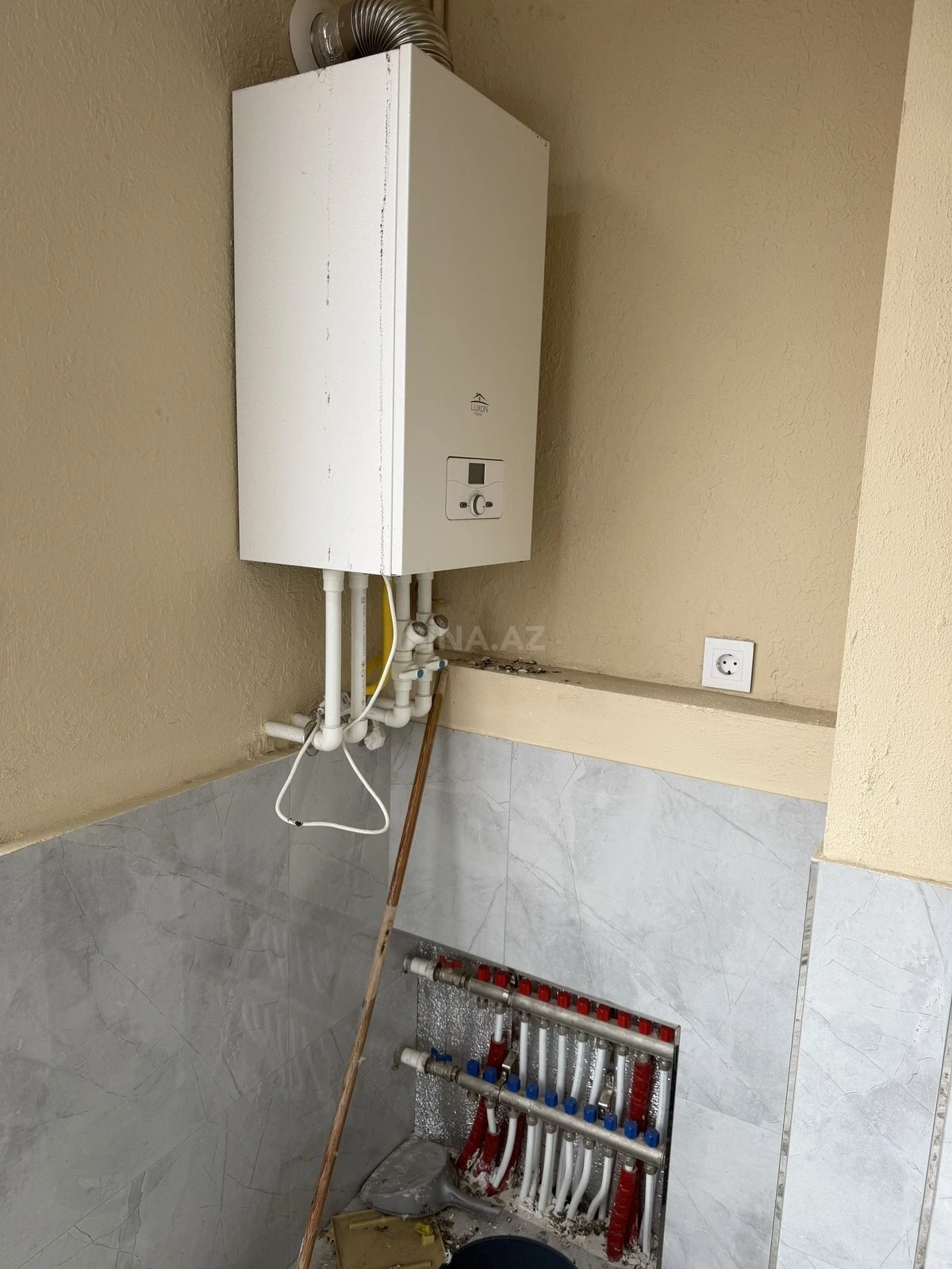 Satılır 3 otaqlı mənzil 102 m²