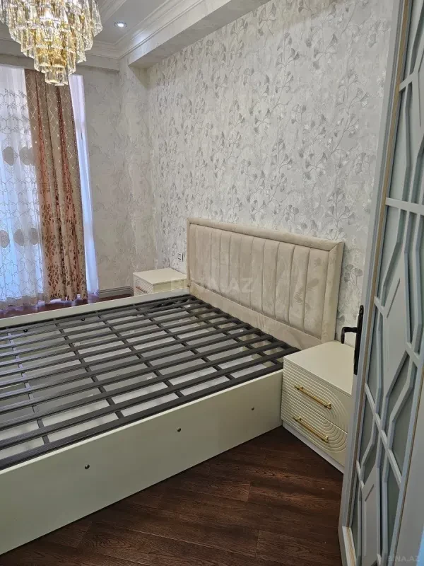 Satılır 3 otaqlı mənzil 102 m²