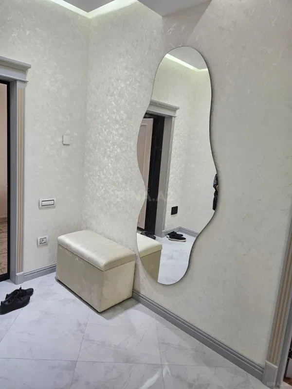 Satılır 3 otaqlı mənzil 102 m²